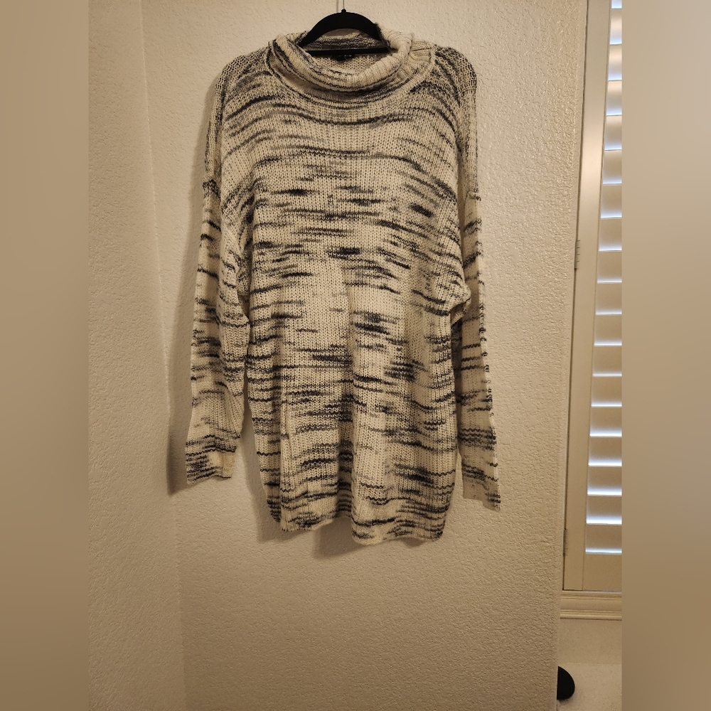 Torrid Pullover Turtle Neck Sweater Size 3 NWOT - Picture 6 of 14
